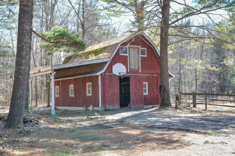 Griffin Hall Farms Logo Design 48hourslogo