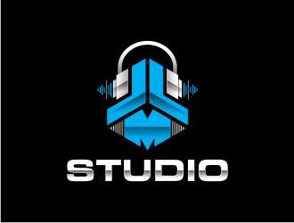 JLM Studios logo design by GemahRipah